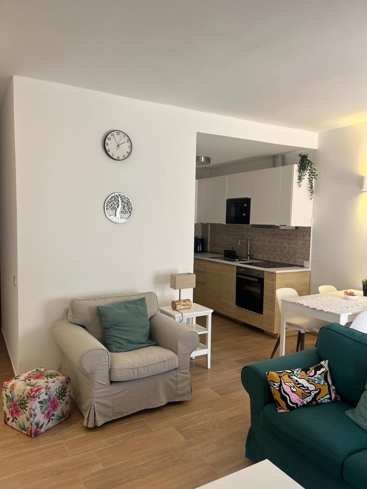 Flora Apartment